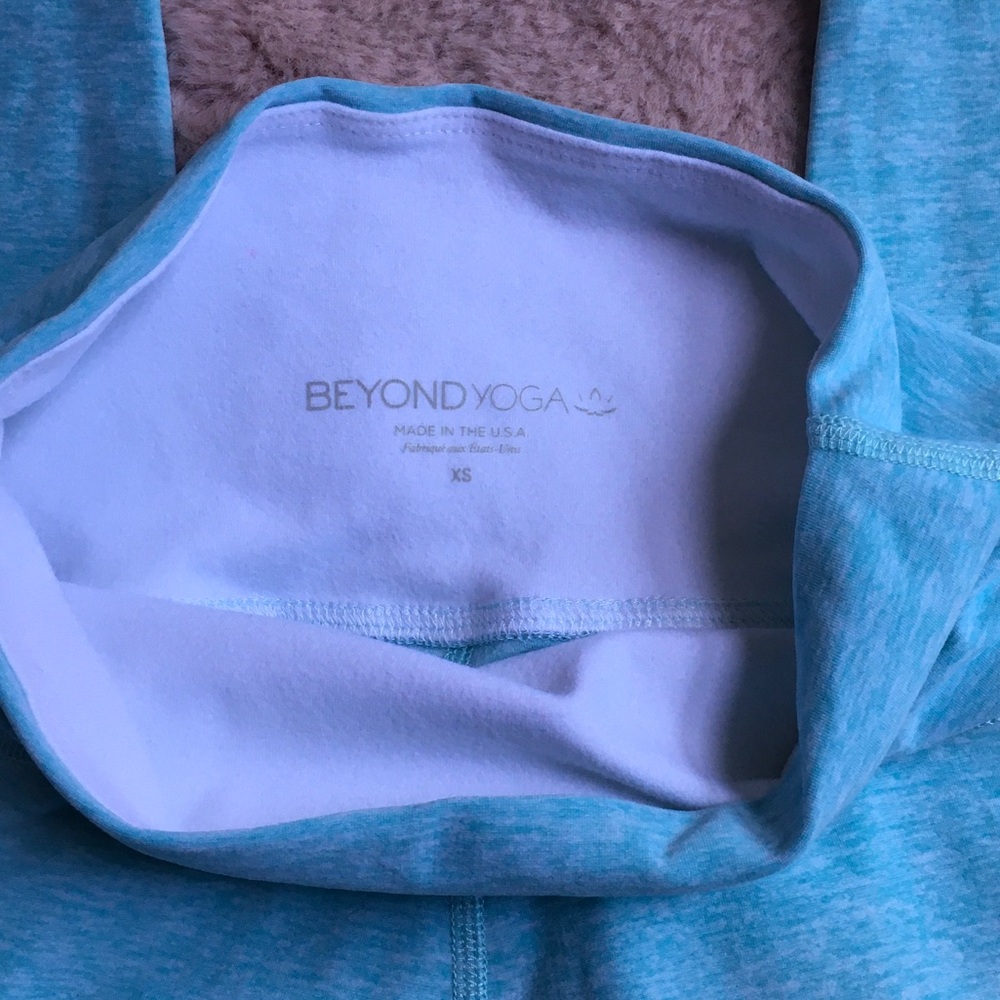 Beyond Yoga Lightweight Turquoise Leggings - Picture 6 of 6